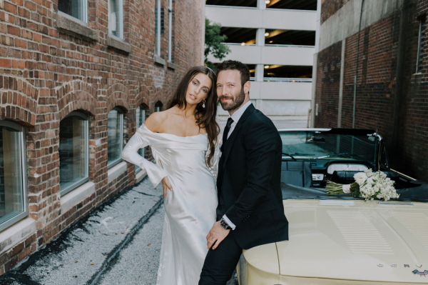 Real Wedding with Laconic Decor in Iowa