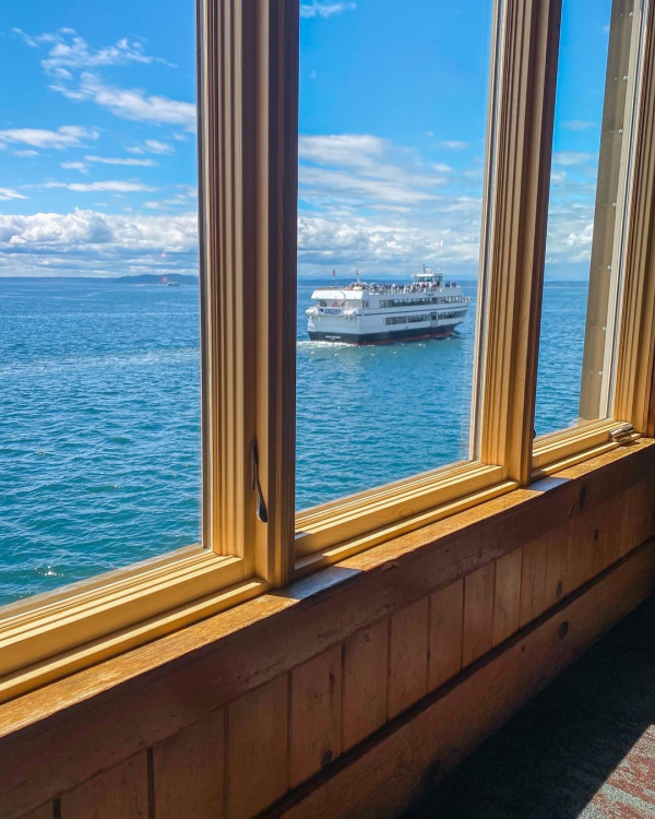 Romantic activities for couples in Seattle