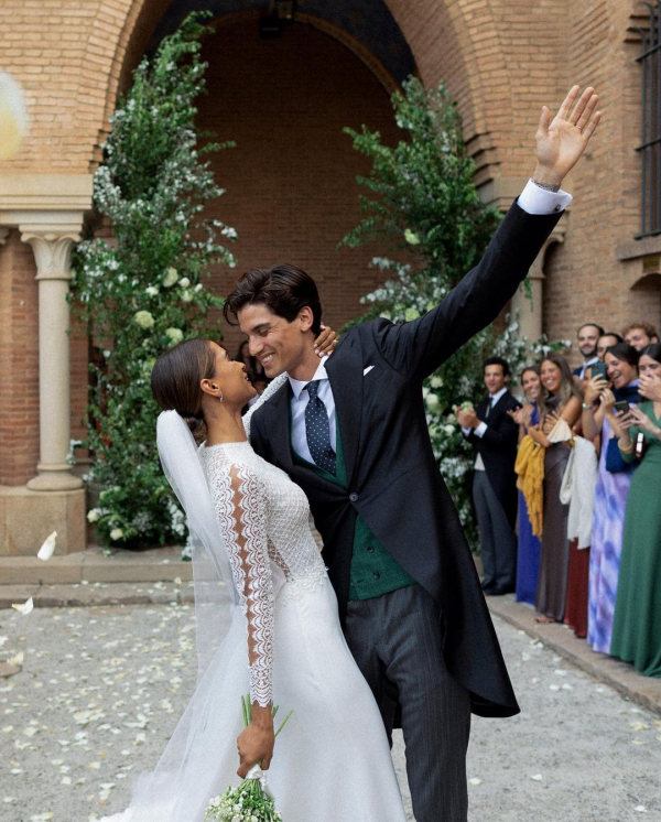 Wedding Weekend | The Pros and Cons of Throwing a Wedding Weekend