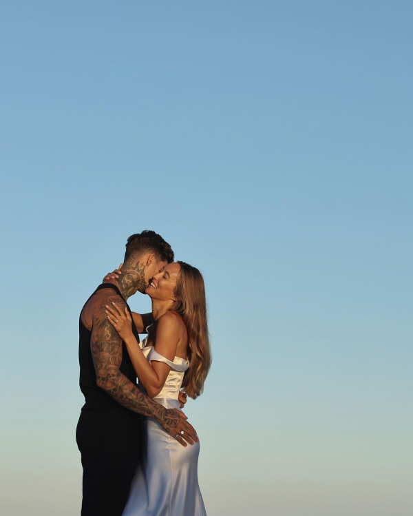 Destination Wedding Etiquette | Who Pays for Destination Weddings | Rules & Protocol