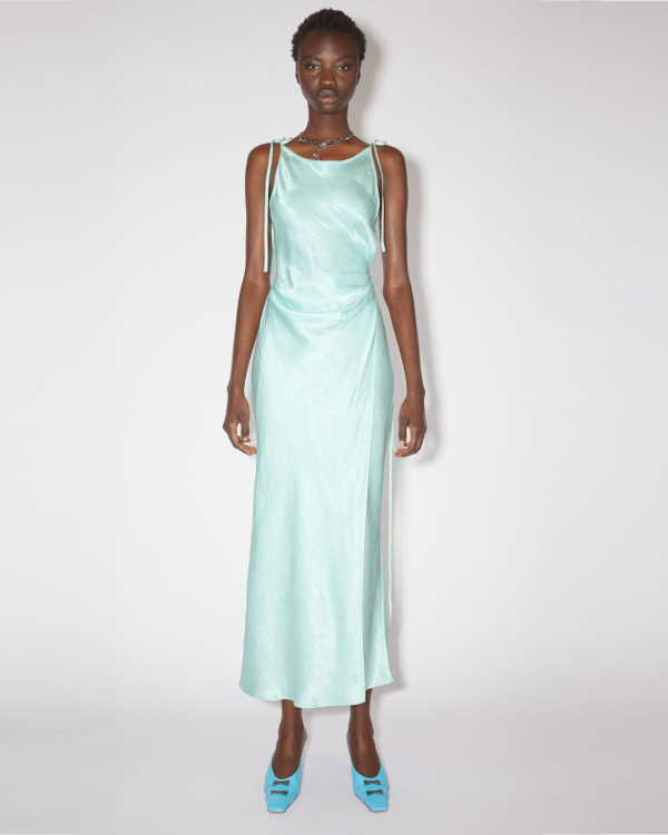 Best Beach Wedding Bridesmaid Dresses | Beach Vibe Dresses | Tropical Gowns