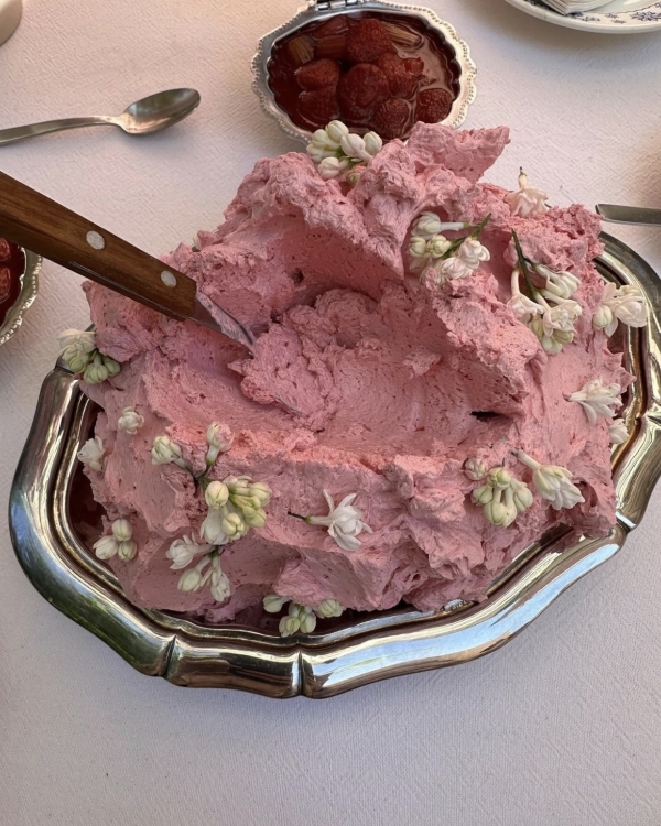 Pink Wedding Cake & Dessert Ideas