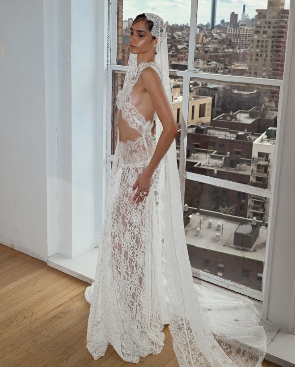 Trend: "Naked" Bridal Dresses