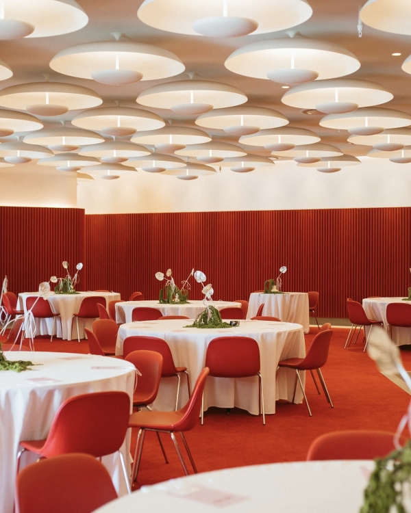 A Vibrant 60's Inspired Wedding in New York City | Real Wedding: Jessi & Joe