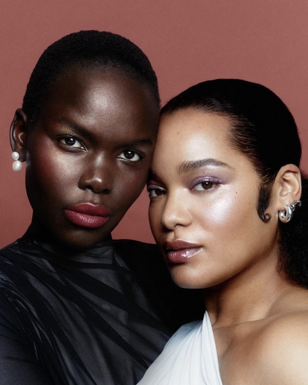 Beautiful Summer Makeup Trend for a Wedding Look | Sunset Blush, Berry Lips and Colorful Eyeliner