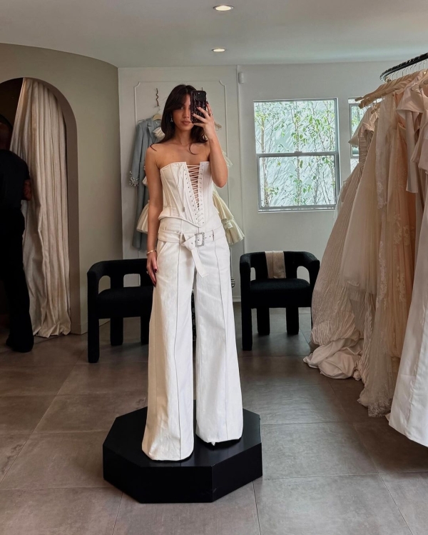 13 Fashion Influencers for Chic Bridal Style