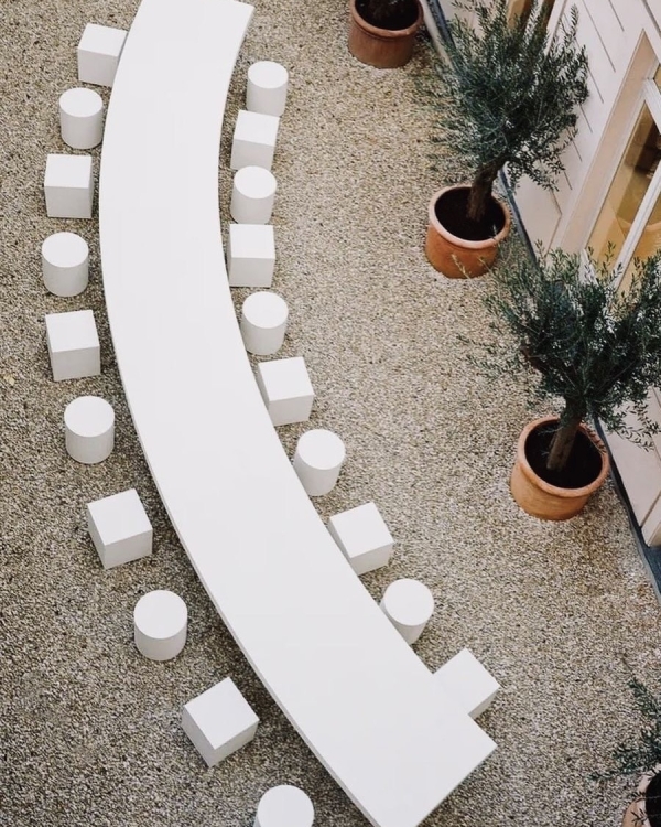 Trend: Cubist Shapes for Ceremony Seats