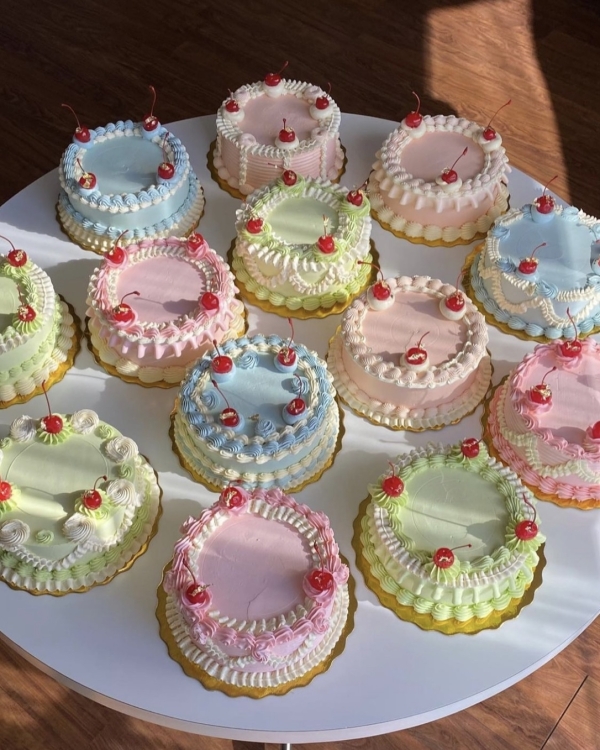 Pink Wedding Cake & Dessert Ideas