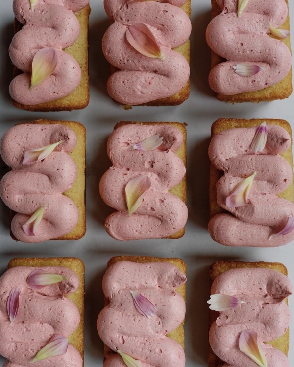 Pink Wedding Cake & Dessert Ideas