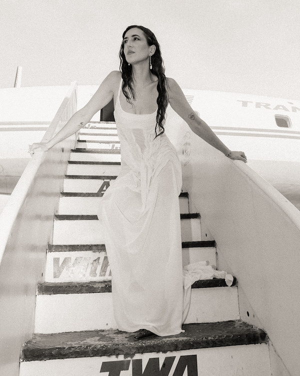 A Vibrant 60's Inspired Wedding in New York City | Real Wedding: Jessi & Joe