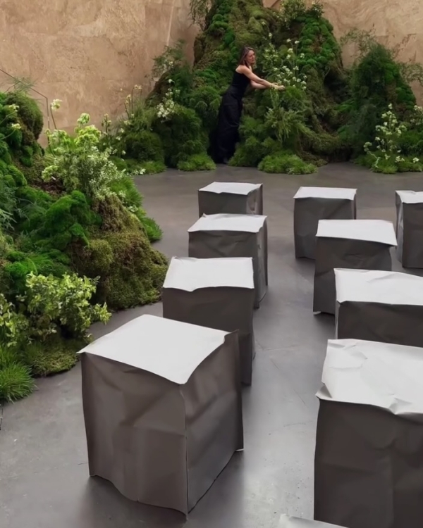 Trend: Cubist Shapes for Ceremony Seats