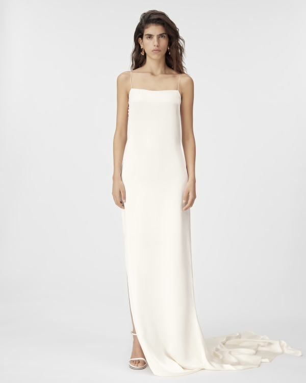 Trendy Bridal Looks for a Rehearsal Dinner