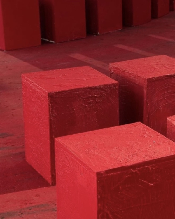 Trend: Cubist Shapes for Ceremony Seats