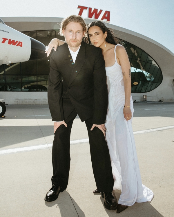 A Vibrant 60's Inspired Wedding in New York City | Real Wedding: Jessi & Joe