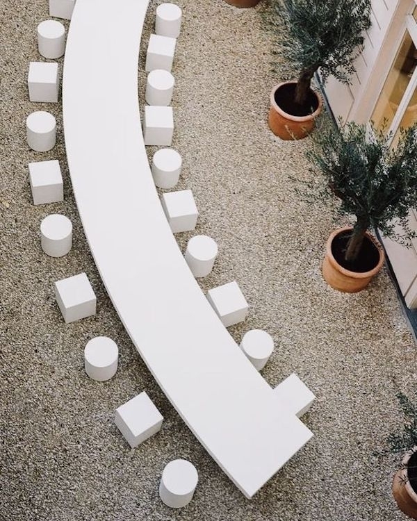 Trend: Curved Tablescapes