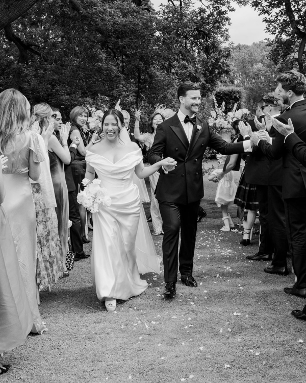 How To Get The Best Candid Photos at Your Wedding?