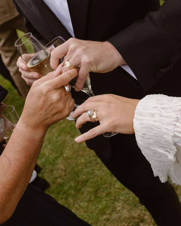 How To Get The Best Candid Photos at Your Wedding?