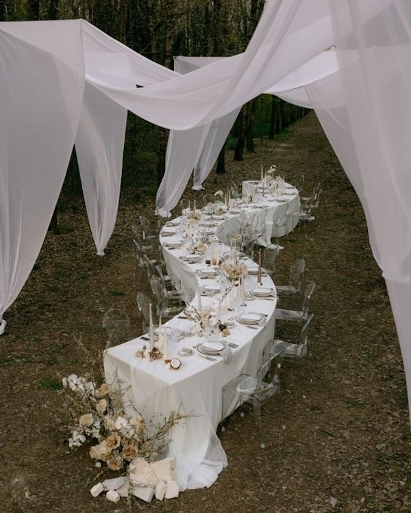 Trend: Curved Tablescapes