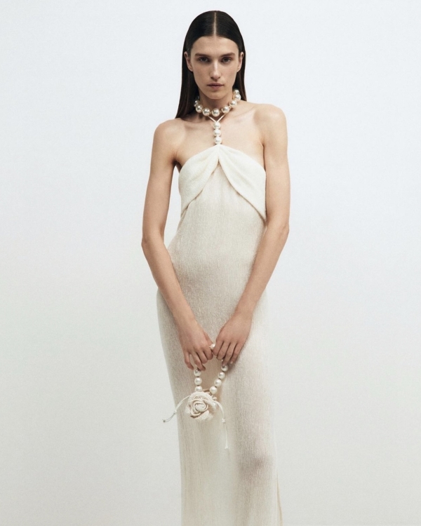 Trendy Bridal Looks for a Rehearsal Dinner