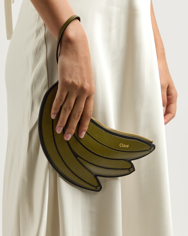 30 Fun & Novelty Clutch Ideas for the Bride Who Wants to Stand Out