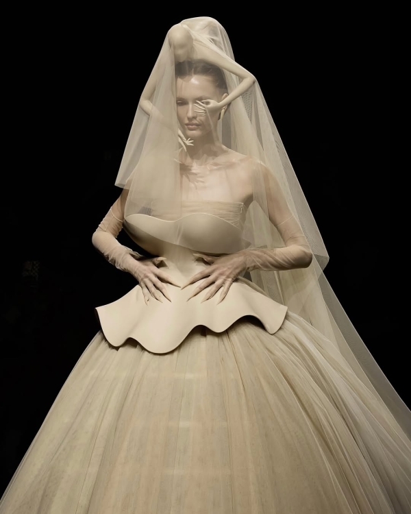 Find Your Bridal Match: 50 Designers for Every Bride's Style