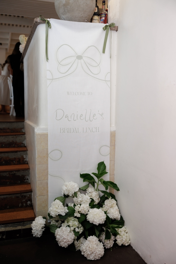 Stationery Signed by Yiana