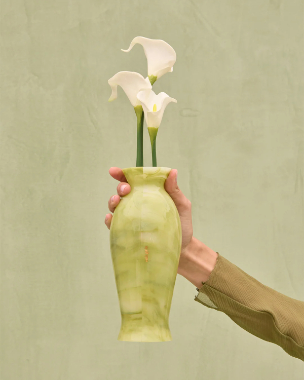 30 Fun & Novelty Clutch Ideas for the Bride Who Wants to Stand Out