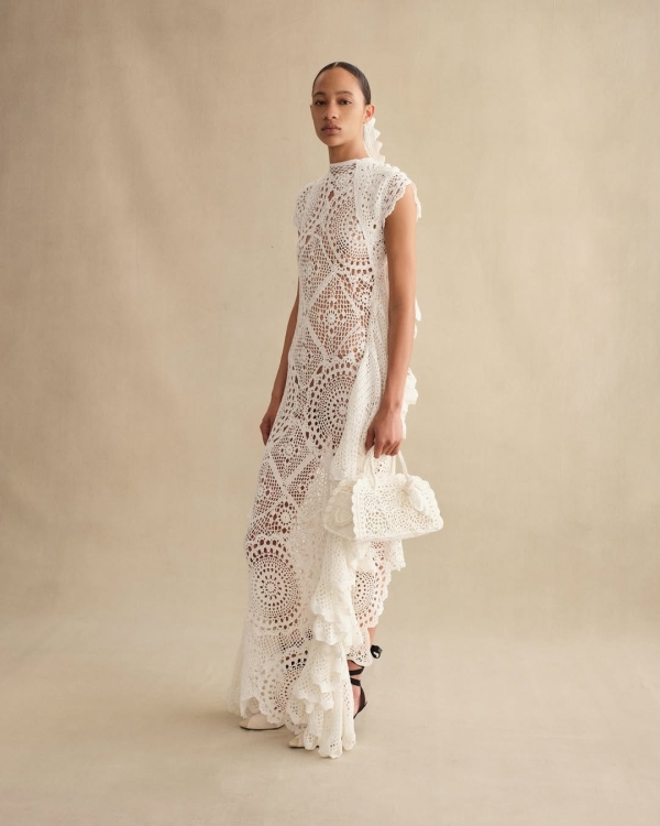 The Boho Revival: 40 Bohemian Wedding Dresses & Accessories for the Modern Bride