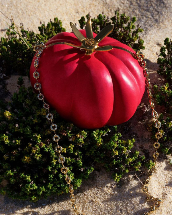 30 Fun & Novelty Clutch Ideas for the Bride Who Wants to Stand Out