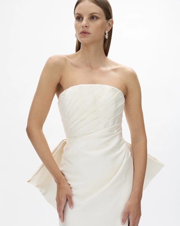 30 Chic Bridal Dresses Under $4,000