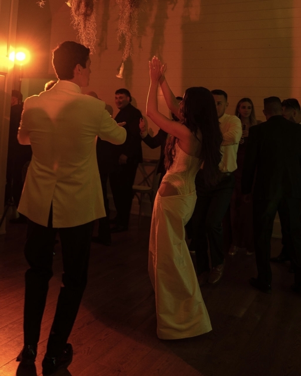 A Stylish Vintage Wedding on Long Island’s North Fork