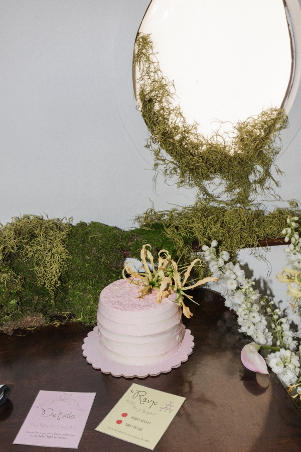 Stationery Signed by Yiana