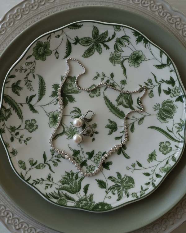 A Stylish Vintage Wedding on Long Island’s North Fork