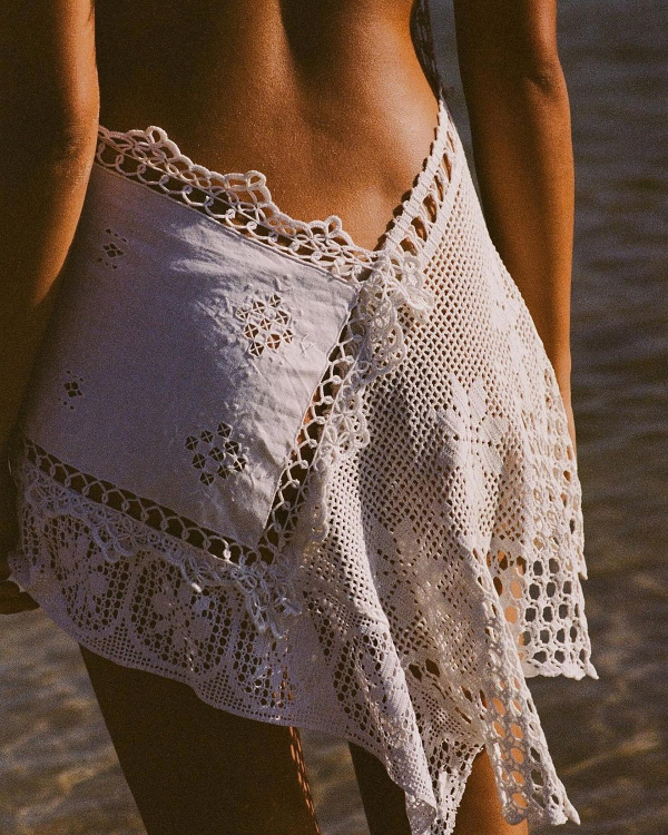 50 It-Girl Accessories to Style-Up your Honeymoon Swimwear