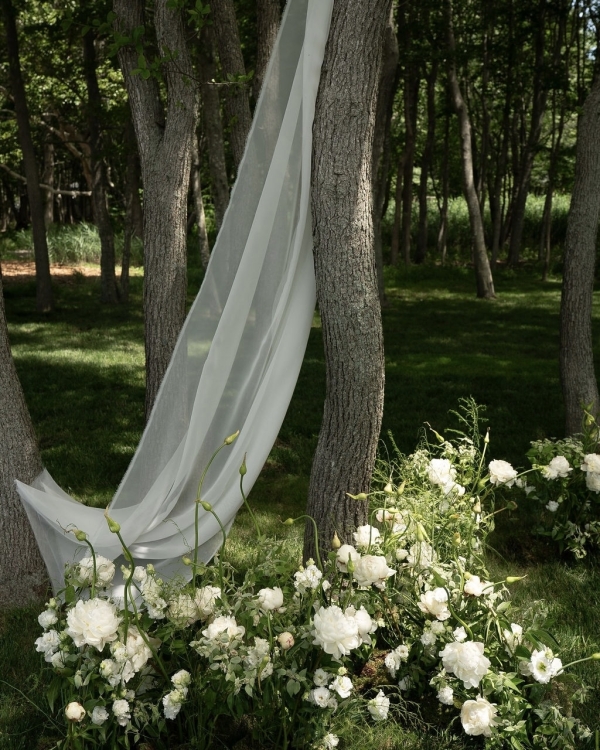 A Stylish Vintage Wedding on Long Island’s North Fork