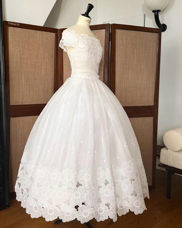 12 Must-Visit Boutiques for Chic Vintage & Archival Designer Wedding Dresses