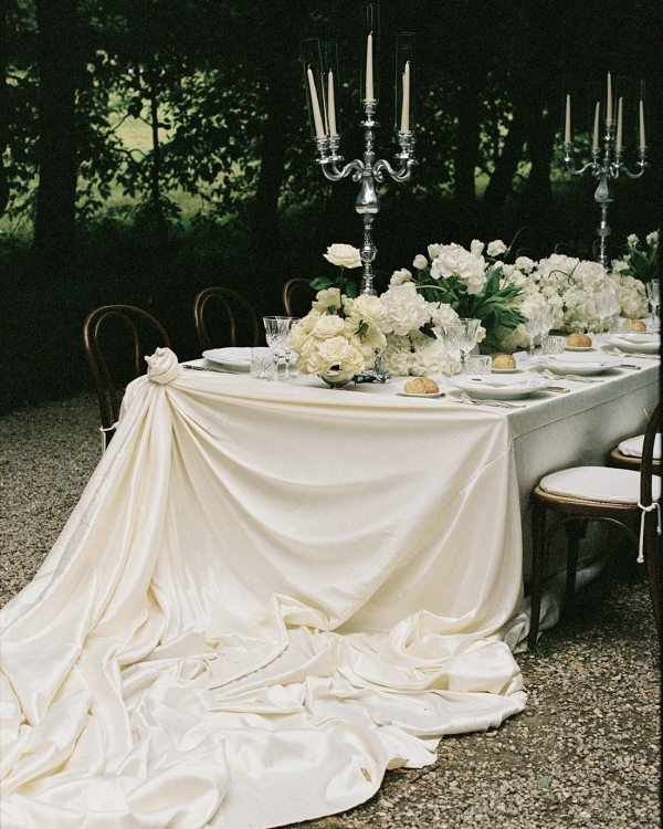 A Vintage-Infused Verona Wedding Dripping With Roses, Silk & Italian Romance