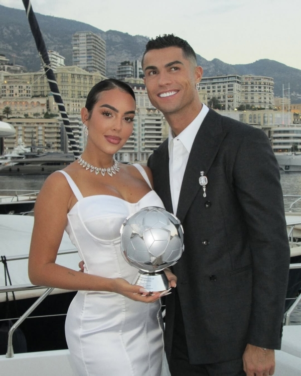 It’s Official! Cristiano Ronaldo & Georgina Rodríguez Are Finally Engaged