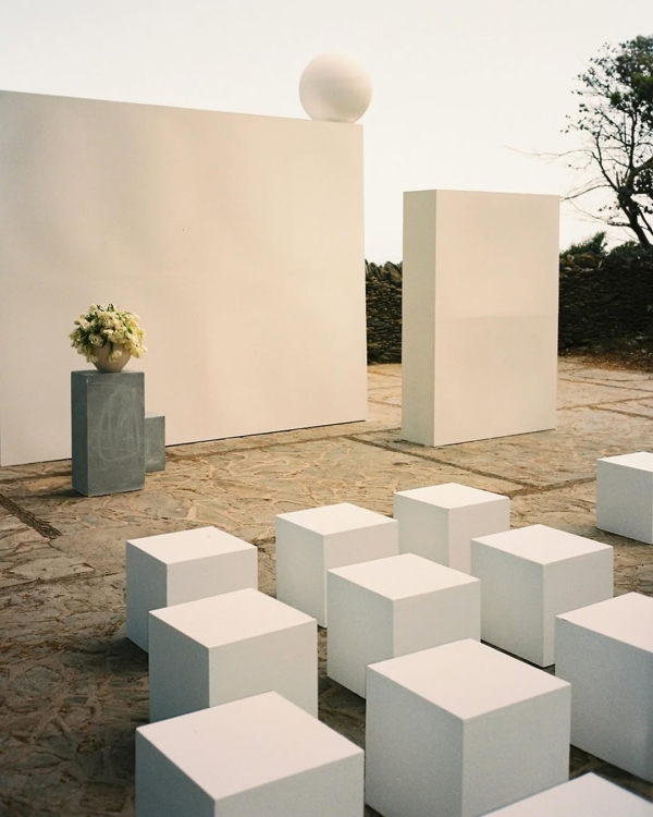 Newly Engaged? Here's Your First 3-Month Wedding Checklist & Action Plan