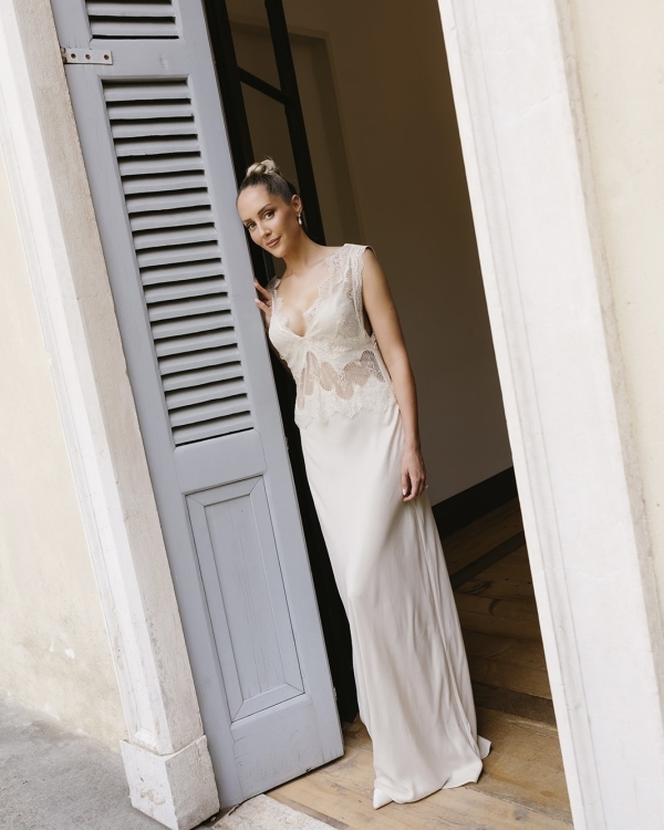 A Vintage-Infused Verona Wedding Dripping With Roses, Silk & Italian Romance