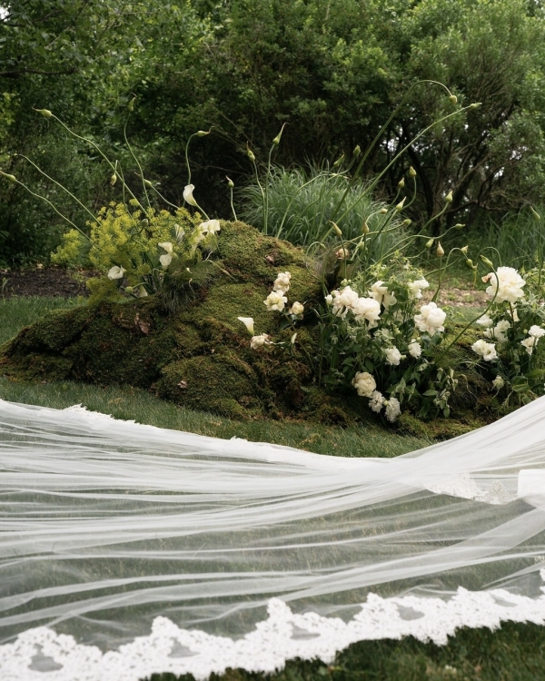A Stylish Vintage Wedding on Long Island’s North Fork