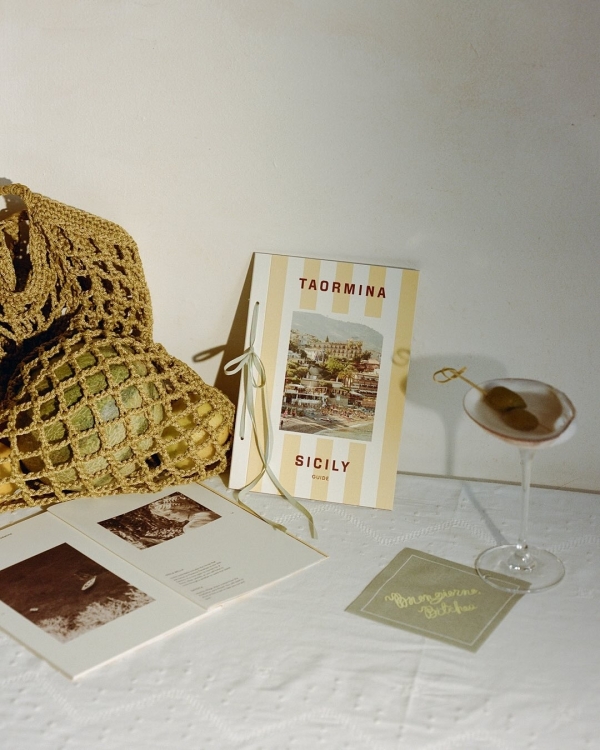 24 Best Wedding Stationery Designers | Luxury, Unique Design Wedding Invitations