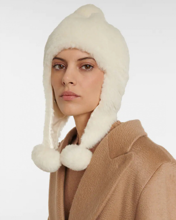 14 Trendy Winter Hats for Women | Stylish, Fashionable, Modern Beanies | Elegant, Chic Cap