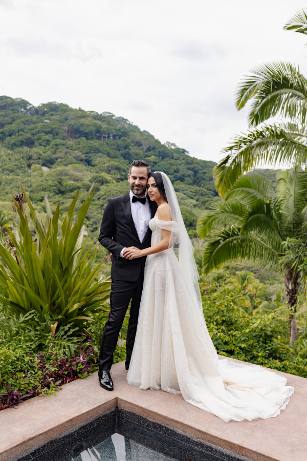 Stylish Beach Wedding Ideas | One and only mandarina wedding | Photo