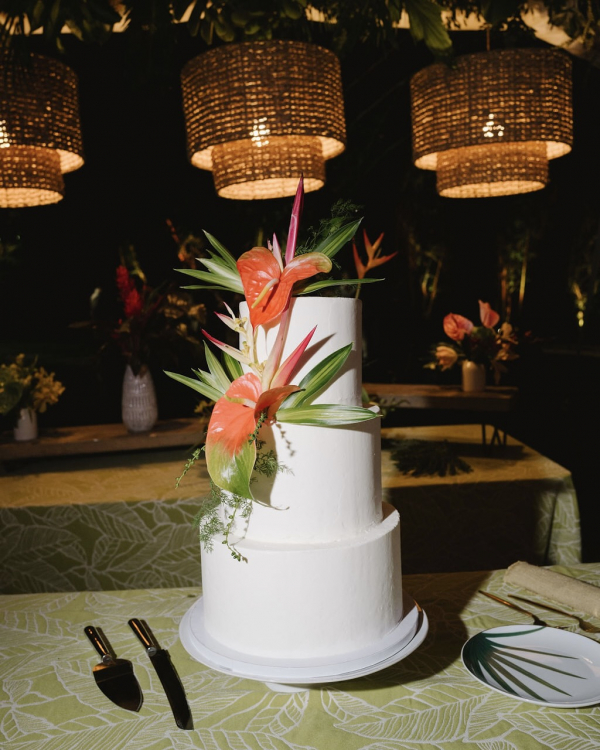 Real Wedding: Chloe & Duncan in Maui | Beach Wedding, Photos