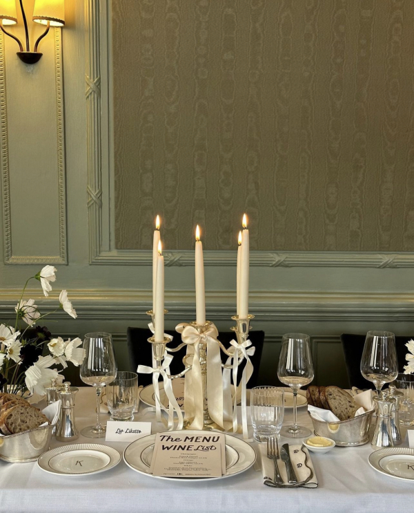 Christmas Table Decoration Ideas 2023 | Xmas Table Decor | Elegant, Modern Set Up