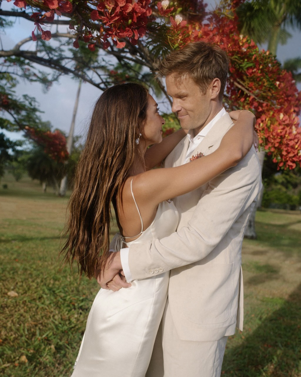 Real Wedding: Chloe & Duncan in Maui | Beach Wedding, Photos