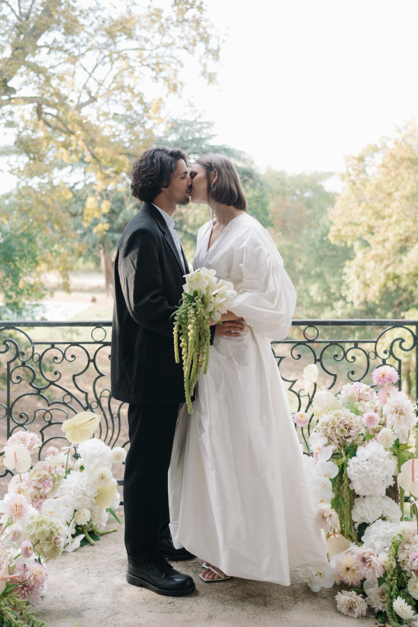 A Contemporary French Wedding Editorial: Unconventional Elegance at Château Marcellus