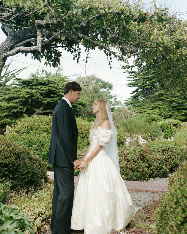 Vintage Style Wedding on a Ranch | Aly and Tommy's 80's Themed Wedding
