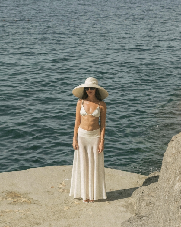 A Glamorous Seaside Wedding Evocative of a Classic Italian Film